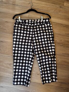 St. John's Bay Black and White Gingham Capri Pants